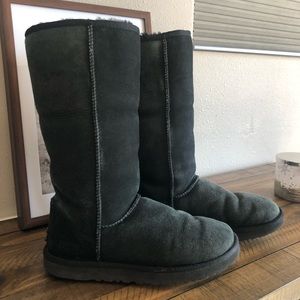 UGG Classic Tall- Black US 8/EU 39
